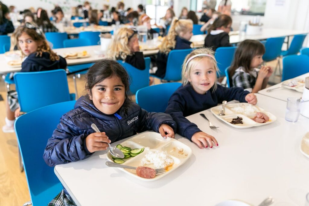Students eating lunch
